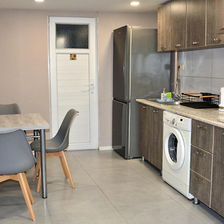 Nikas Apartment Tbilisi Bagian luar foto