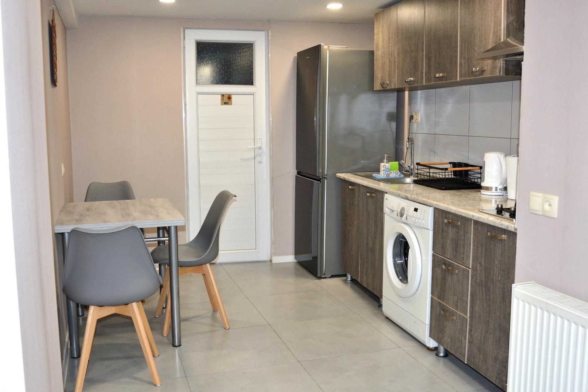 Nikas Apartment Tbilisi Bagian luar foto