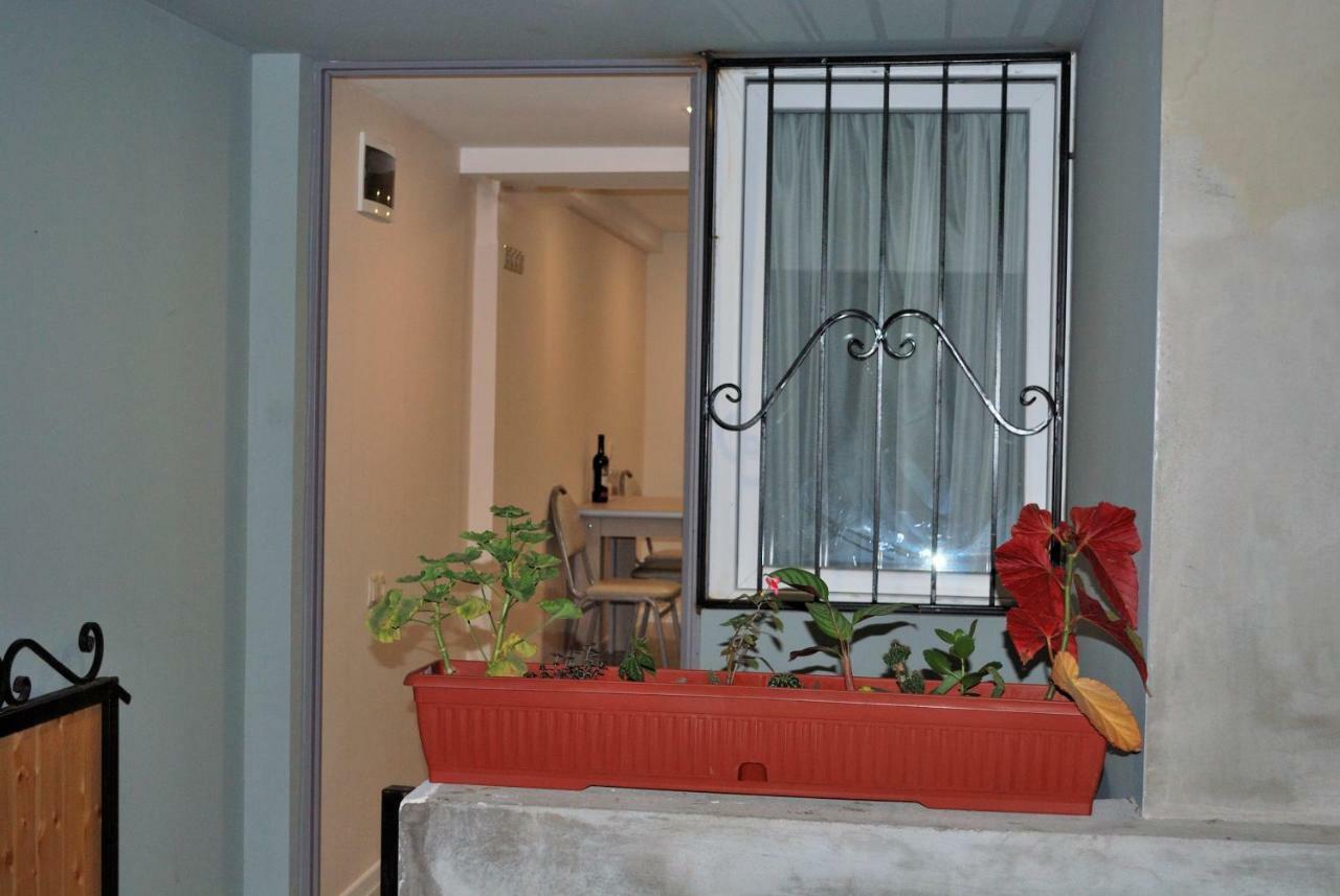 Nikas Apartment Tbilisi Bagian luar foto